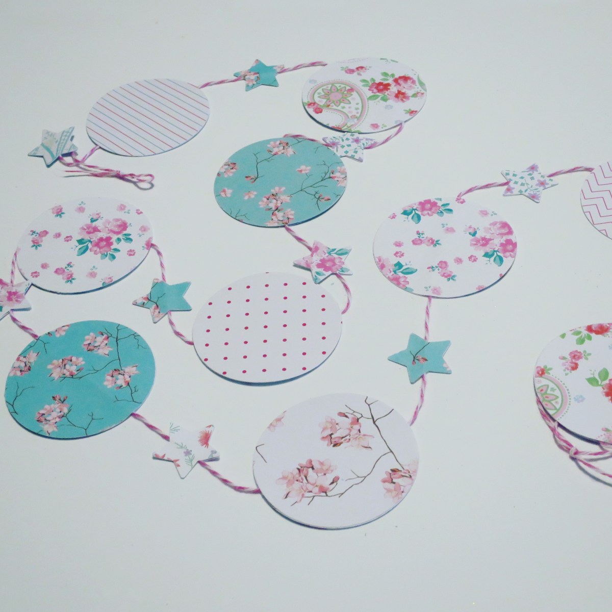 guirlande en papier avec perforatrice&nbsp;#201