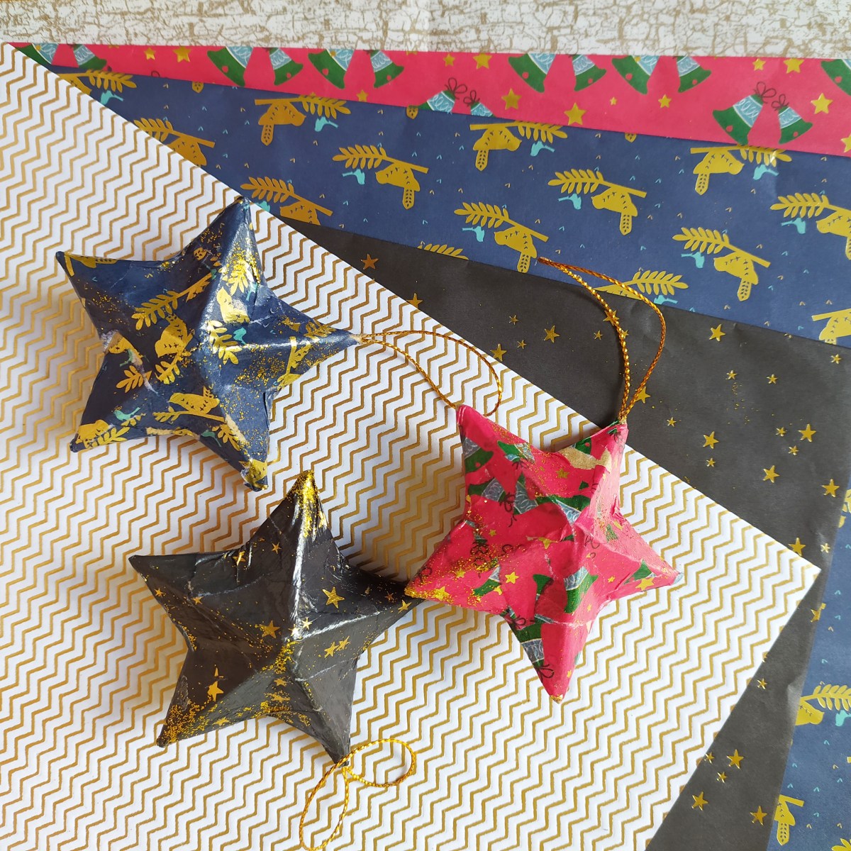 Etoile de Noël en papier decopatch&nbsp;#51